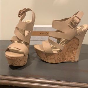 🌸🌹Nude Wedges🌹🌸